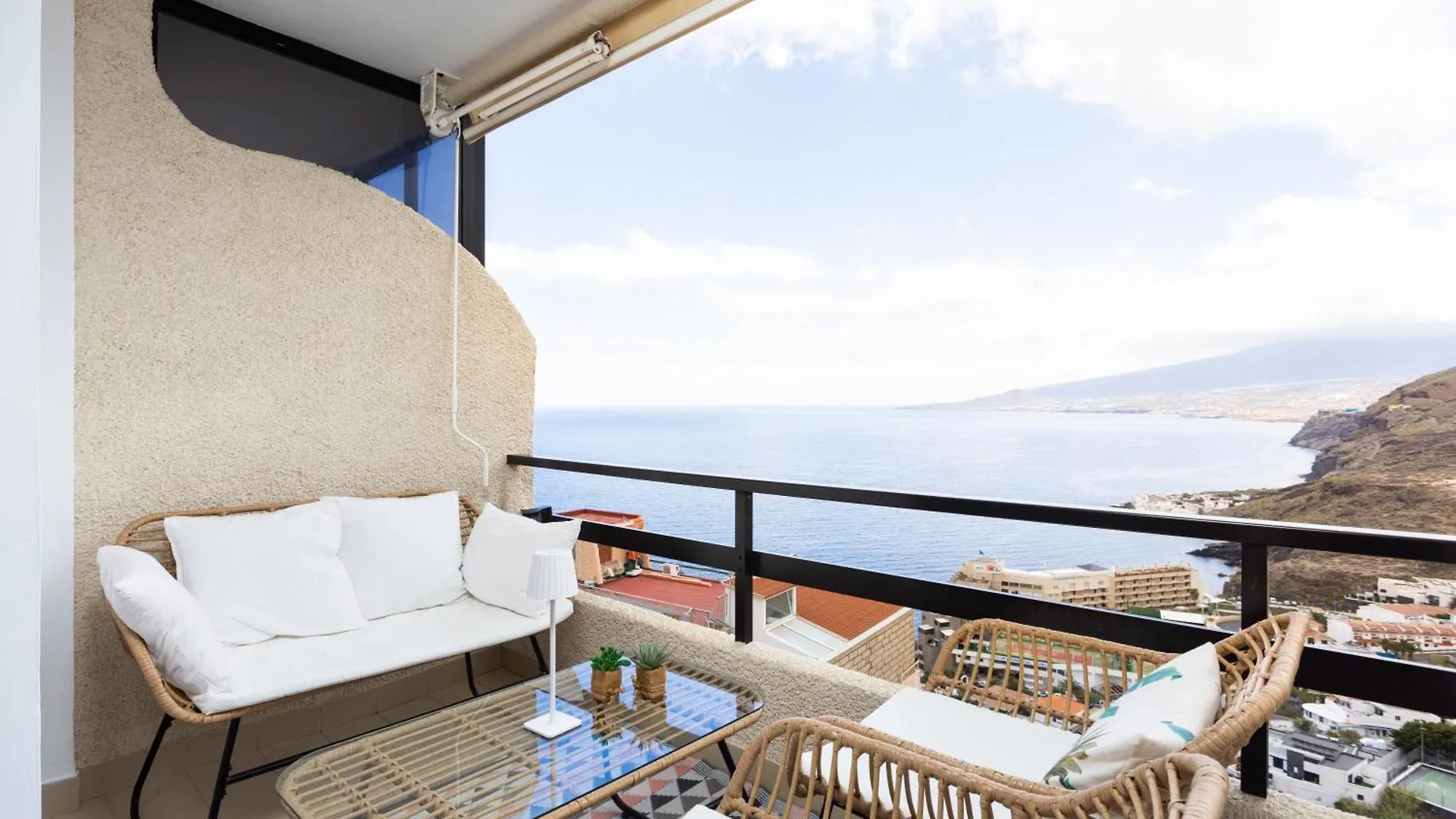 Home2Book Beautiful View Of The Bay & Wifi Tabaiba 0*,  Espanha