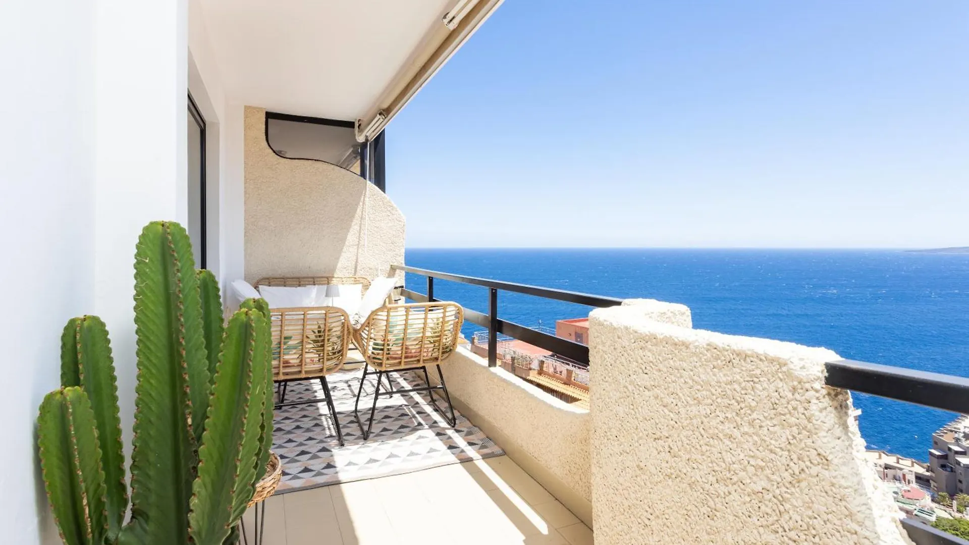 Home2Book Beautiful View Of The Bay & Wifi Tabaiba 0*,  Espanha